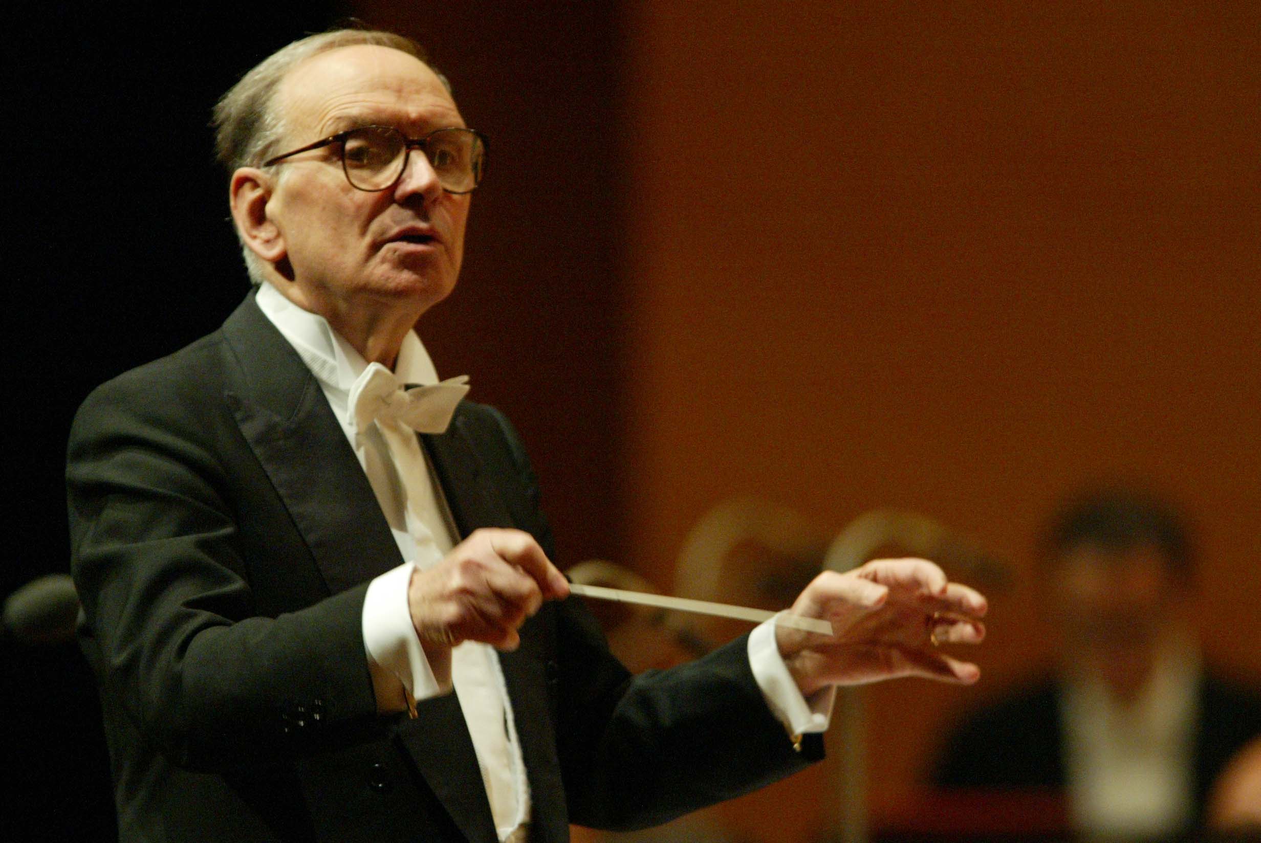 ENNIO MORRICONE WINS GOLDEN GLOBE FOR ‘HATEFUL EIGHT’